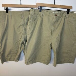 Bundle of 2 Pairs of Men’s Dickies Khaki Shorts, Size 42, Carpenter, Cooling